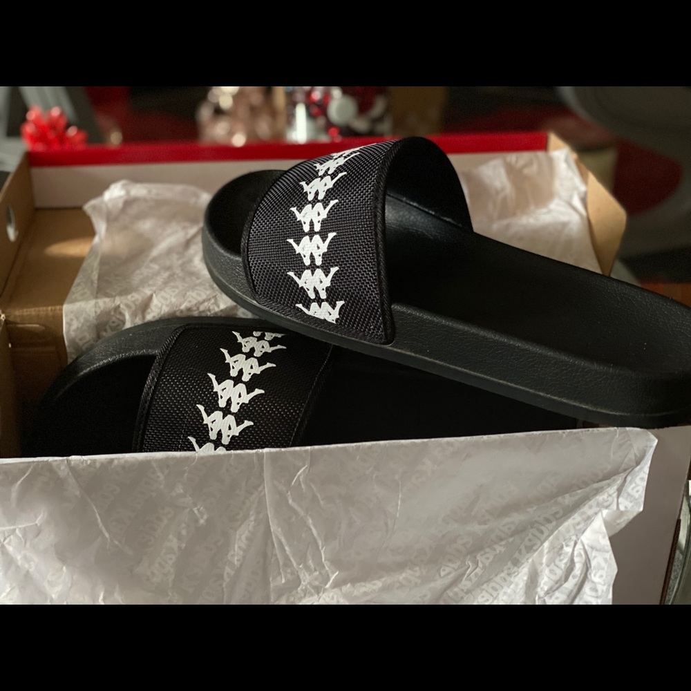 NWOT Kappa Men slides in original box